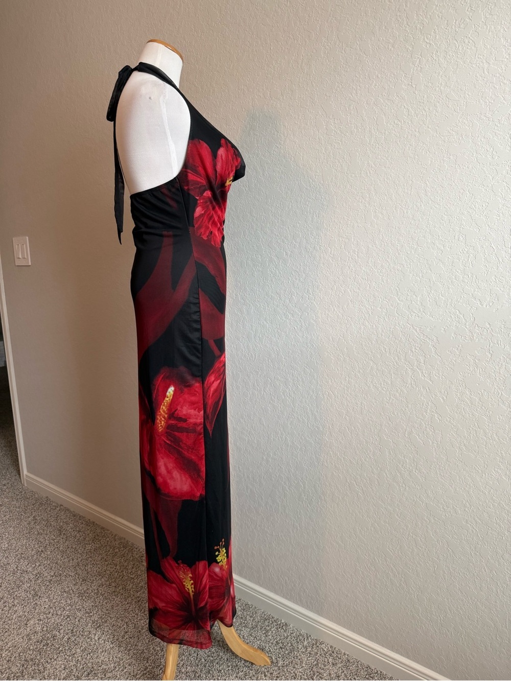 Anthurium Mesh Halter Dress - Picture 9 of 15
